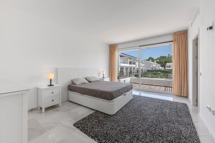 Image No.6-3 Bed Townhouse for sale