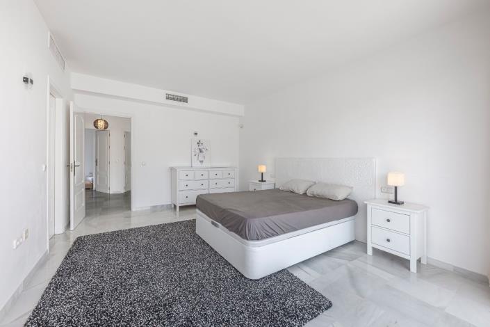 Image No.8-3 Bed Townhouse for sale