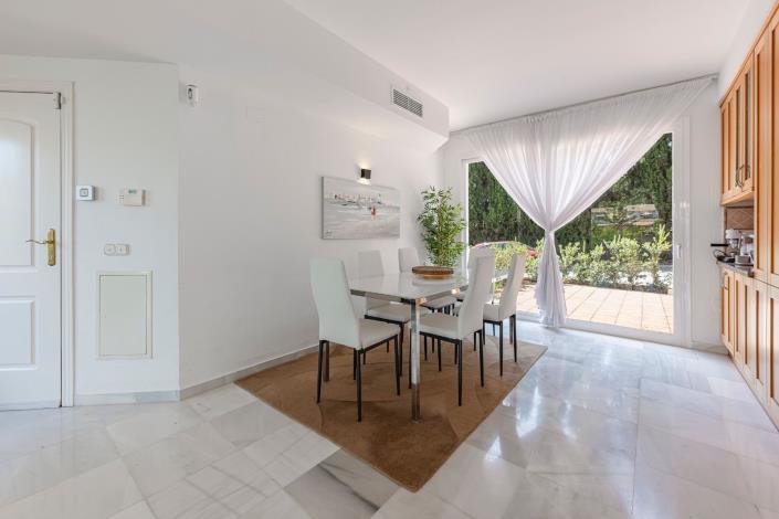 Image No.23-3 Bed Townhouse for sale