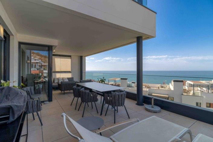 Image No.1-4 Bed Apartment for sale