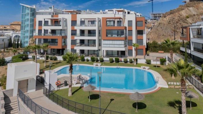 Image No.12-4 Bed Apartment for sale