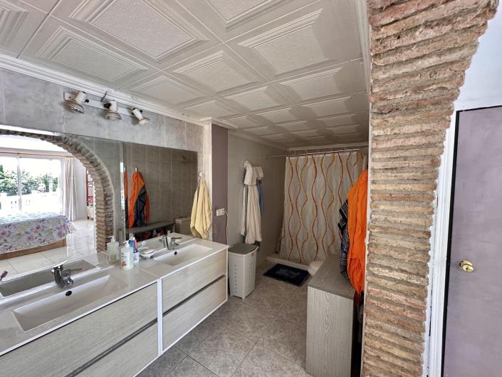 Image No.43-4 Bed House/Villa for sale