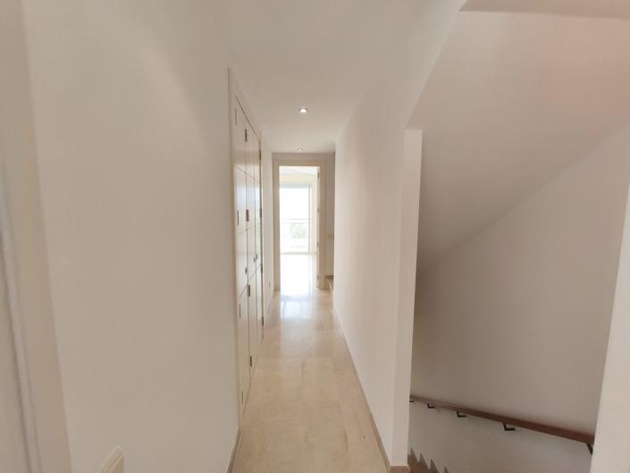 Image No.14-3 Bed Townhouse for sale