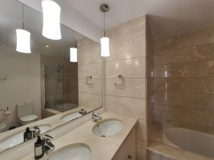 Image No.17-3 Bed Townhouse for sale