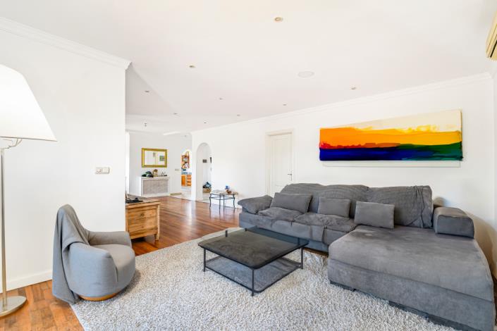 Image No.12-4 Bed Villa / Detached for sale