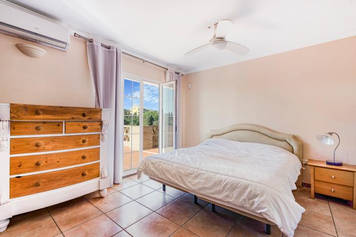 Image No.13-4 Bed Villa / Detached for sale