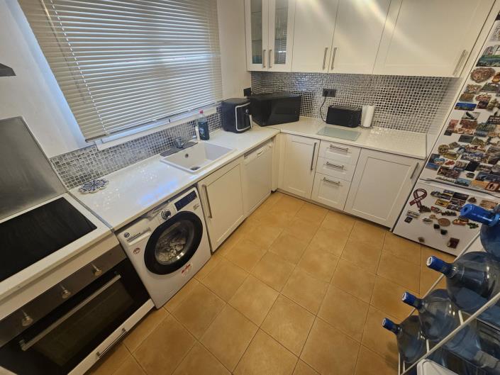 Image No.8-4 Bed Semi-Detached for sale