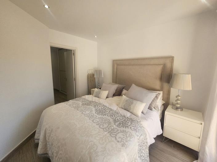 Image No.11-4 Bed Semi-Detached for sale