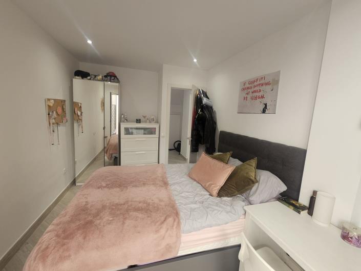 Image No.14-4 Bed Semi-Detached for sale