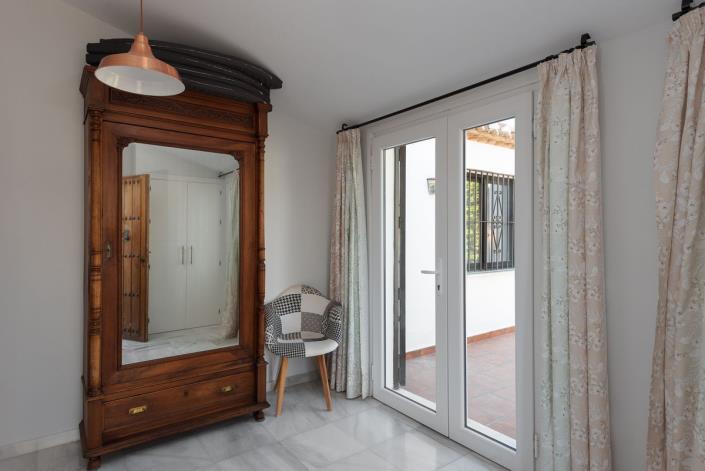 Image No.16-4 Bed Semi-Detached for sale