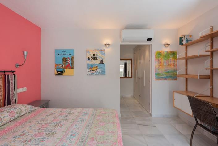 Image No.9-4 Bed Semi-Detached for sale