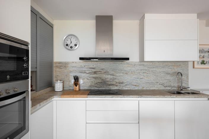 Image No.19-4 Bed Semi-Detached for sale