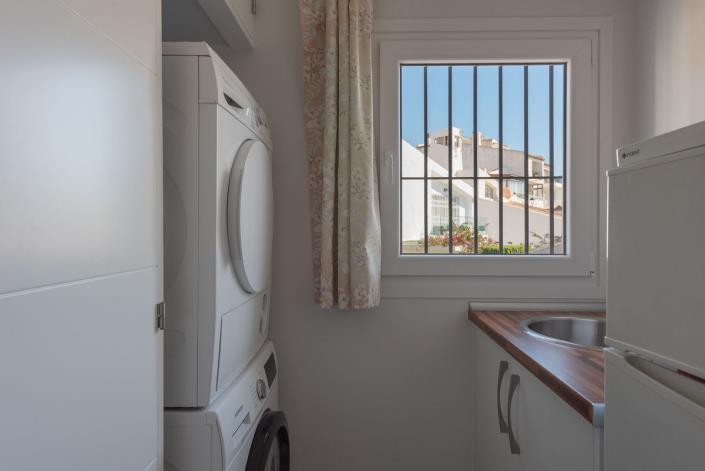 Image No.25-4 Bed Semi-Detached for sale