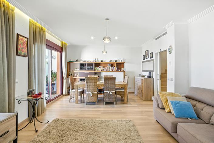 Image No.27-3 Bed Townhouse for sale