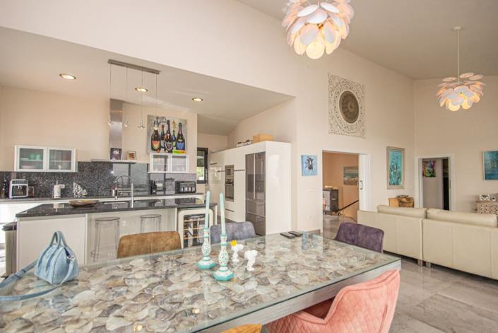 Image No.25-4 Bed Villa for sale