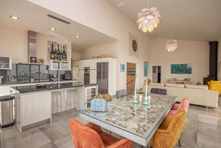 Image No.26-4 Bed Villa for sale