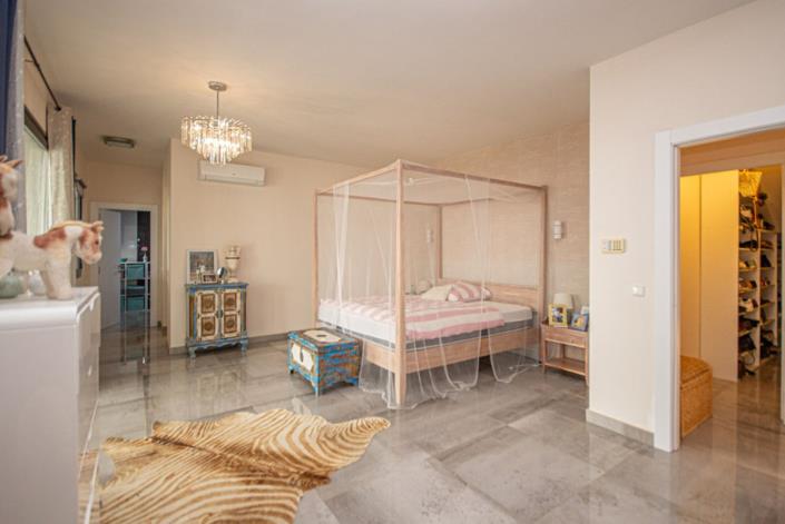 Image No.30-4 Bed Villa for sale