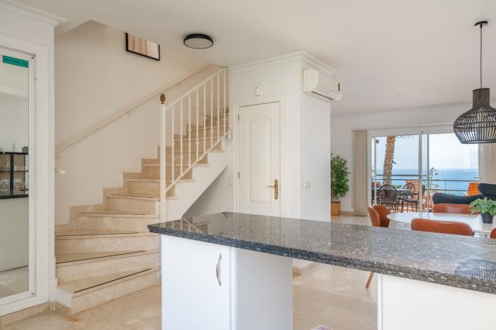 Image No.1-3 Bed Townhouse for sale