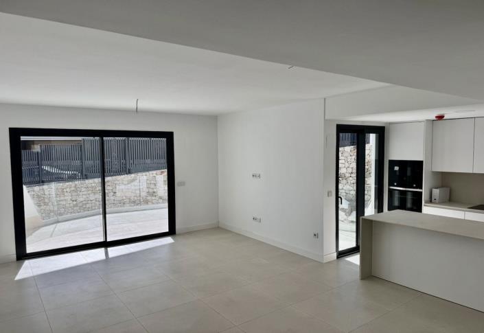 Image No.6-3 Bed Apartment for sale