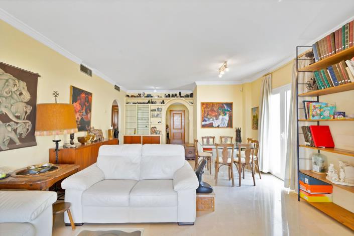 Image No.11-3 Bed Apartment for sale