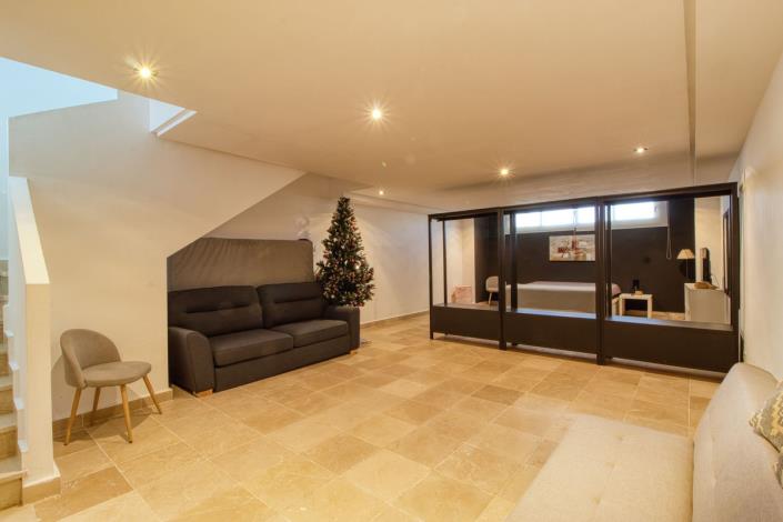 Image No.17-3 Bed Townhouse for sale