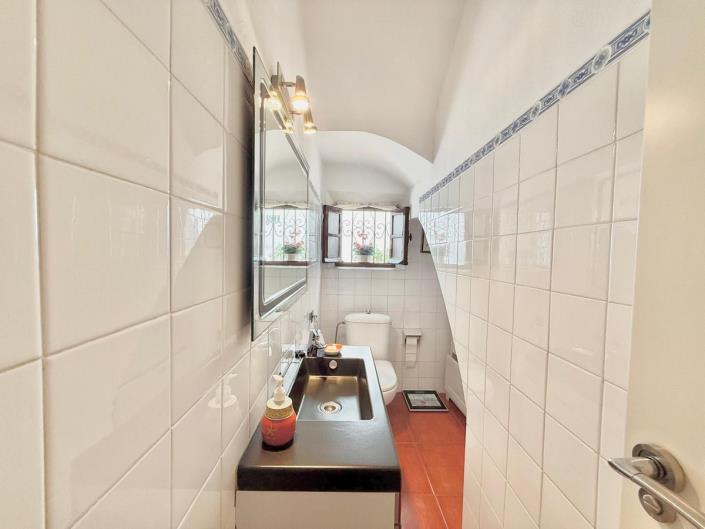 Image No.10-2 Bed Townhouse for sale