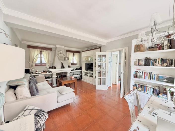 Image No.15-2 Bed Townhouse for sale