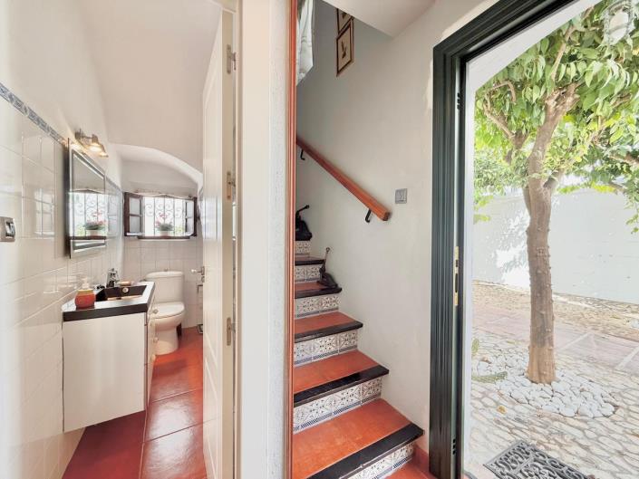 Image No.16-2 Bed Townhouse for sale