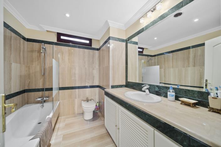 Image No.15-2 Bed Apartment for sale