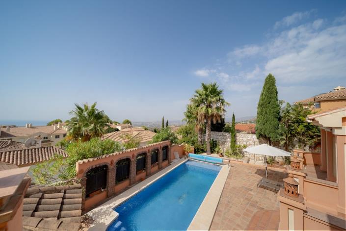 Image No.1-3 Bed Villa / Detached for sale