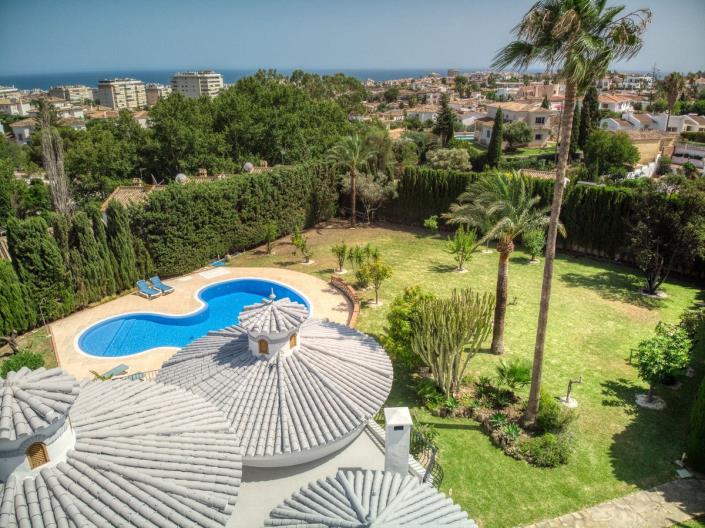 Image No.1-4 Bed Villa / Detached for sale