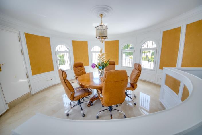 Image No.5-4 Bed Villa / Detached for sale