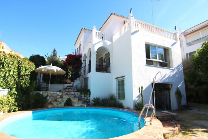 Image No.1-4 Bed Villa / Detached for sale