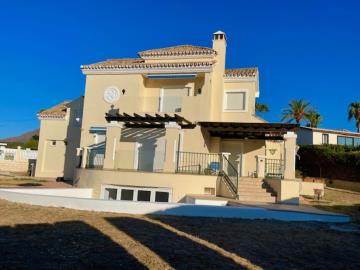 12-9d2414e6554ff283a7dbb3894364f2bd