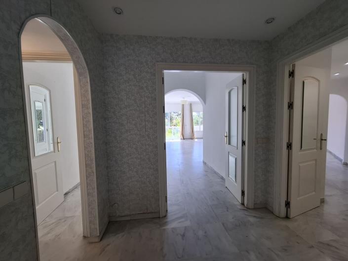 Image No.14-3 Bed Apartment for sale