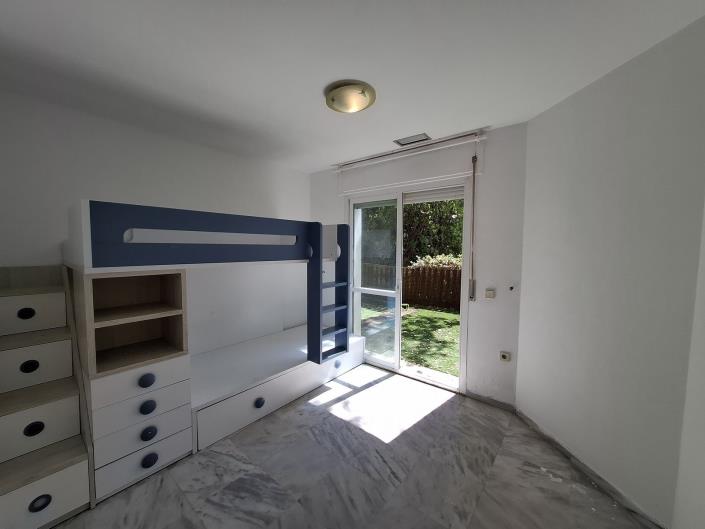 Image No.25-3 Bed Apartment for sale