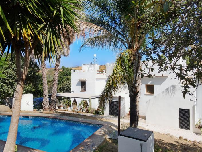 Image No.5-Villa / Détaché de 8 chambres à vendre à Coin