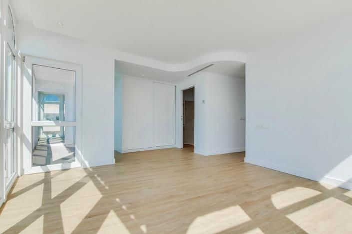 Image No.21-3 Bed Penthouse for sale