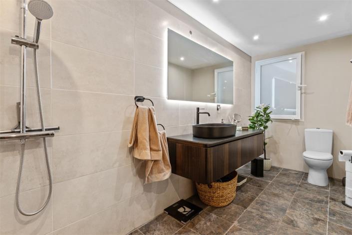 Image No.12-2 Bed Apartment for sale