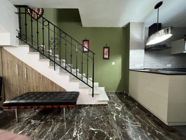 Image No.12-3 Bed Townhouse for sale