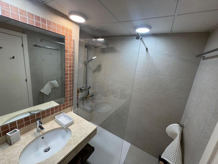 Image No.9-Appartement de 2 chambres à vendre à Estepona