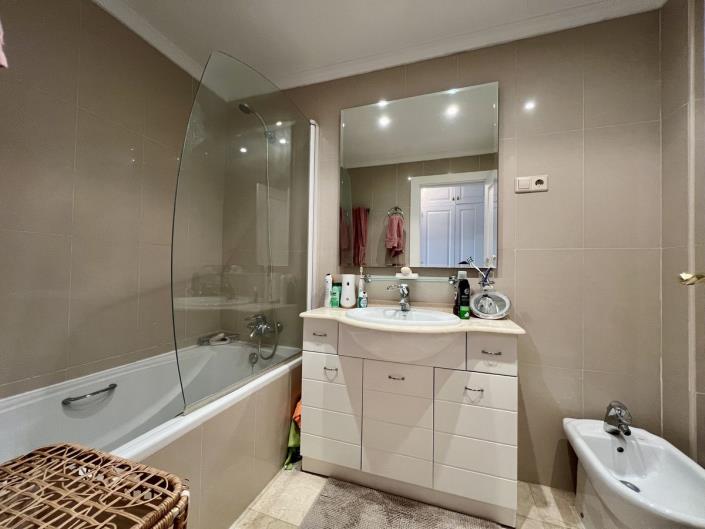 Image No.13-2 Bed Apartment for sale