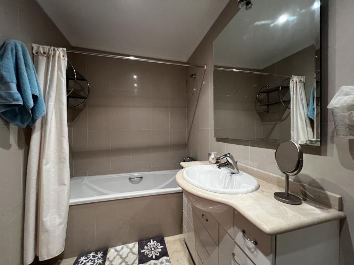 Image No.23-2 Bed Apartment for sale