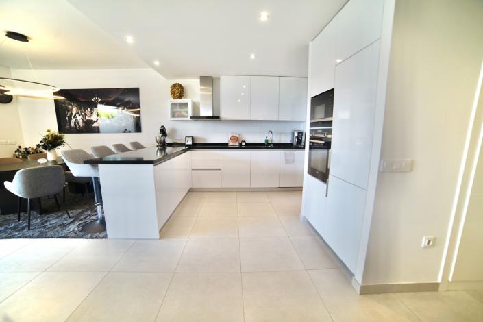 Image No.5-3 Bed Townhouse for sale