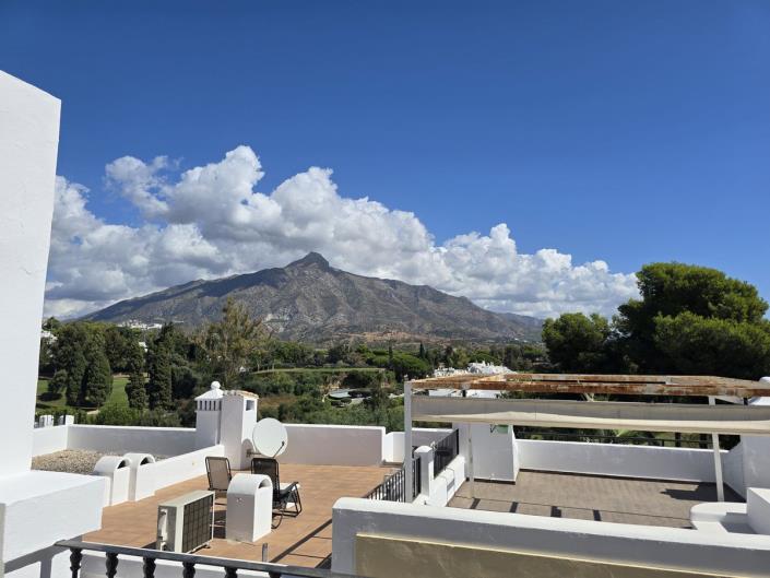 Image No.1-3 Bed Townhouse for sale