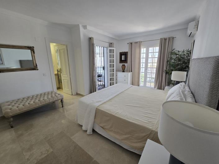 Image No.11-Maison de ville de 3 chambres à vendre à Estepona