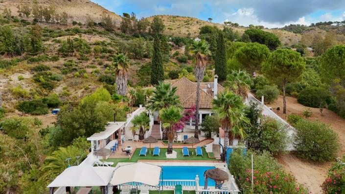 Image No.9-4 Bed Villa / Detached for sale