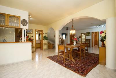 12-9d2414e6554ff283a7dbb3894364f2bd