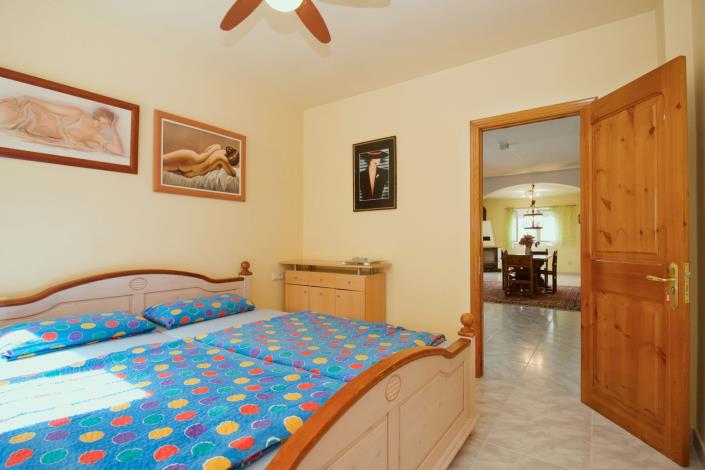 Image No.23-4 Bed Villa / Detached for sale