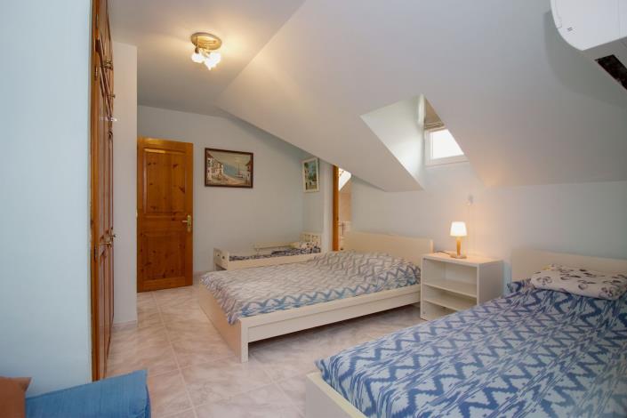 Image No.28-4 Bed Villa / Detached for sale